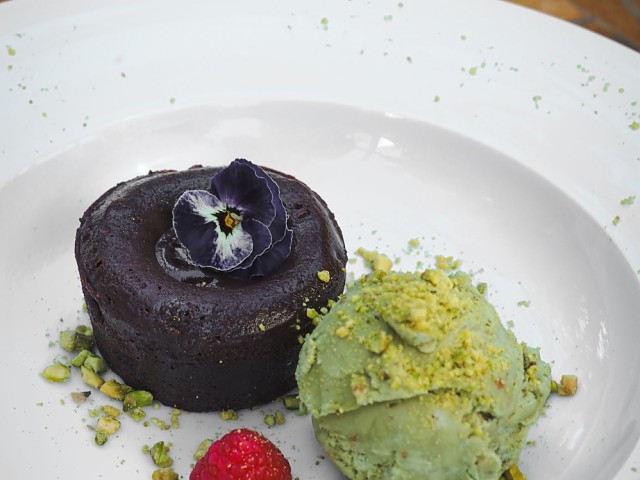 Chocolate or nougat coulant with ice cream